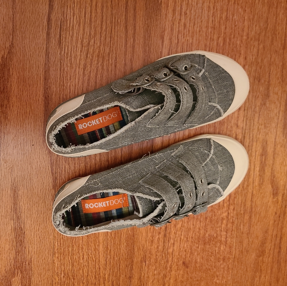 Women's Rocket Dog Canvas Slip-On Shoes